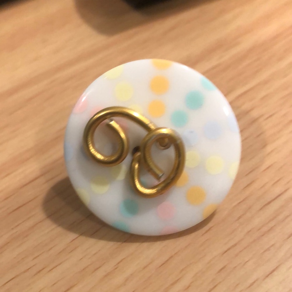 Cute button ring! - Picture 4 of 6